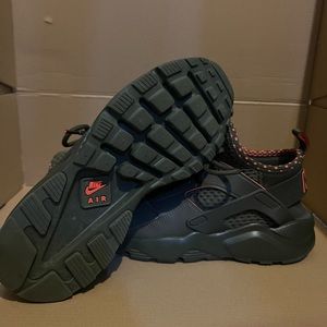 Nike Air Huarache Run Ultra Cargo Khaki Crimson